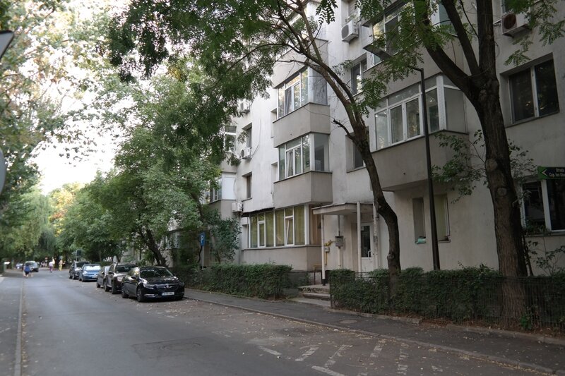 Berceni, 10 min. Aparatorii Patriei, Sudului, an 1983, bloc mixt.